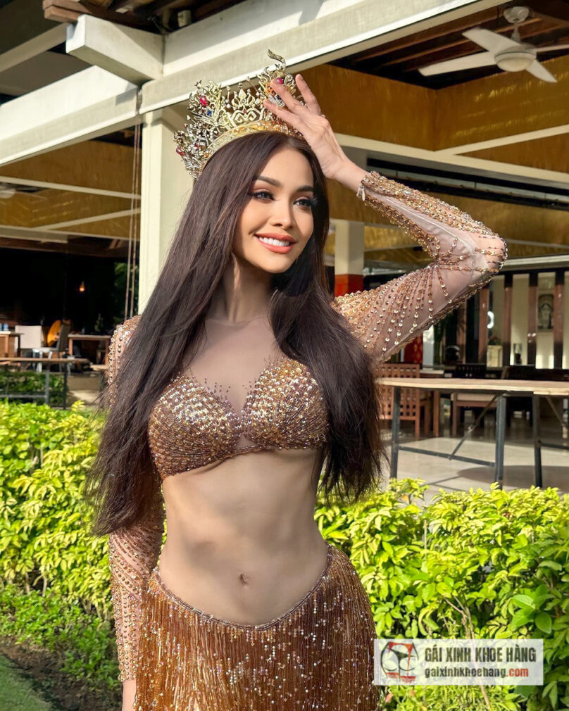 Cùng xem loạt ảnh khoe thân hình đồng hồ với bikini của Engfa Waraha !