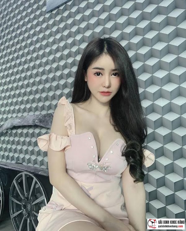 Hình ảnh người mẫu Blue Jirarat sexy