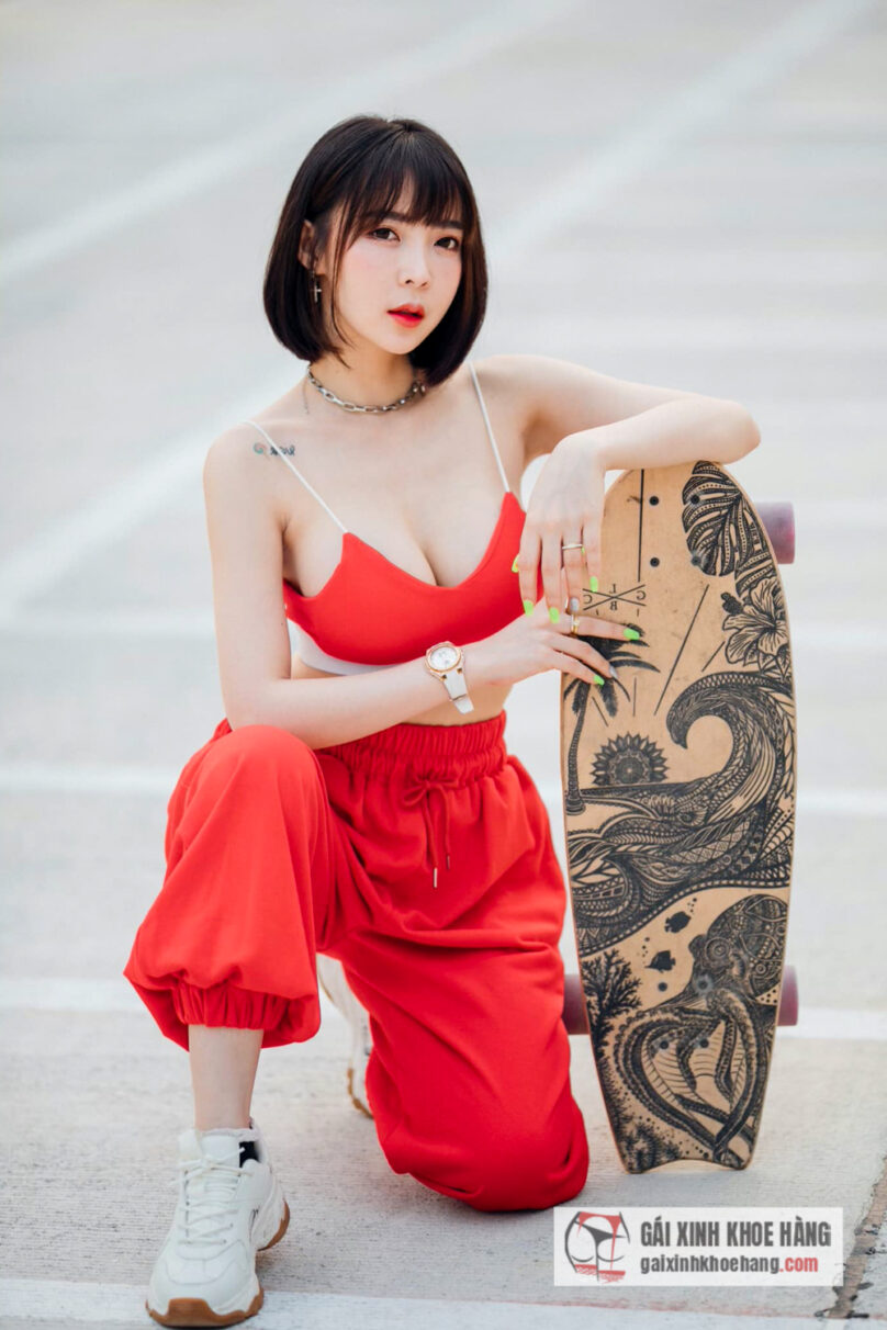 Hot girl tóc ngắn Preeyaporn thân hình gợi cảm idol giới trẻ Thái 
