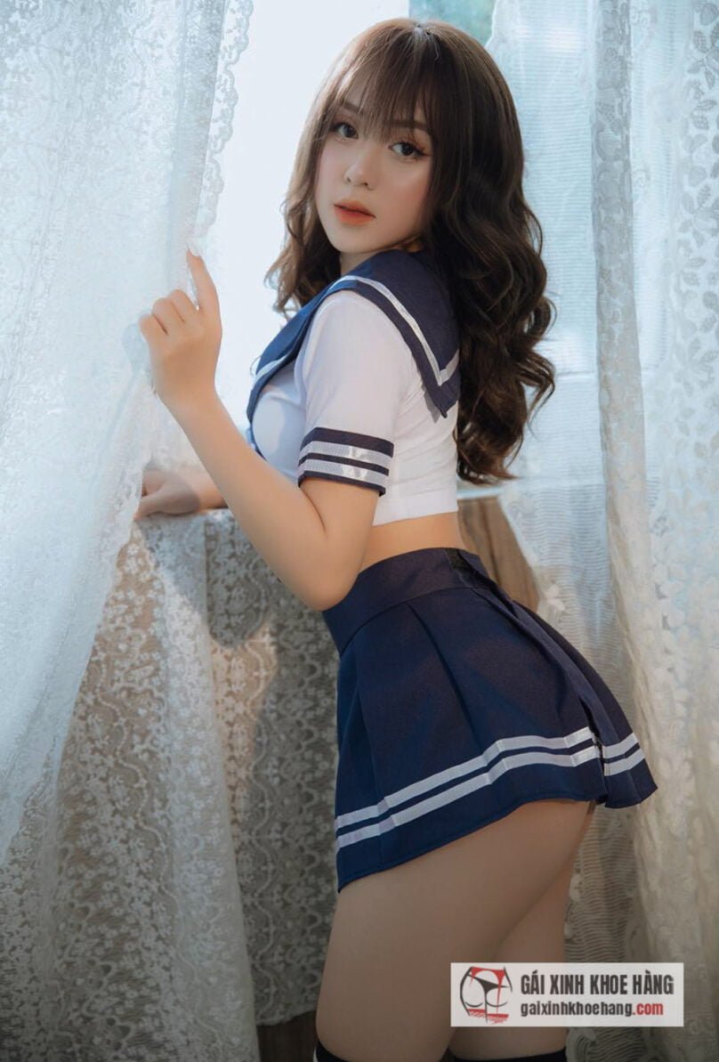 Thùy Trang 2k6 hot girl với gu ăn mặc nóng bỏng gây sốt CĐM