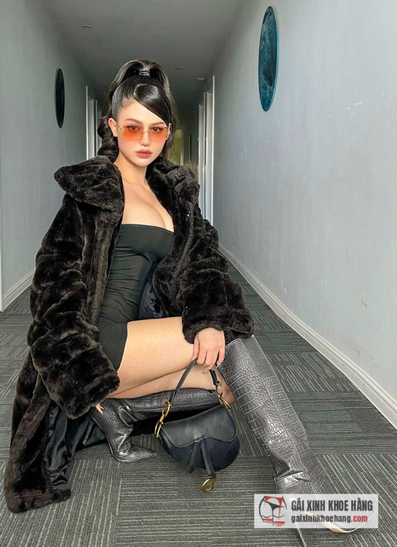 Hot girl Nguyễn Phương Trinh “đốt mắt” với phong cách sexy