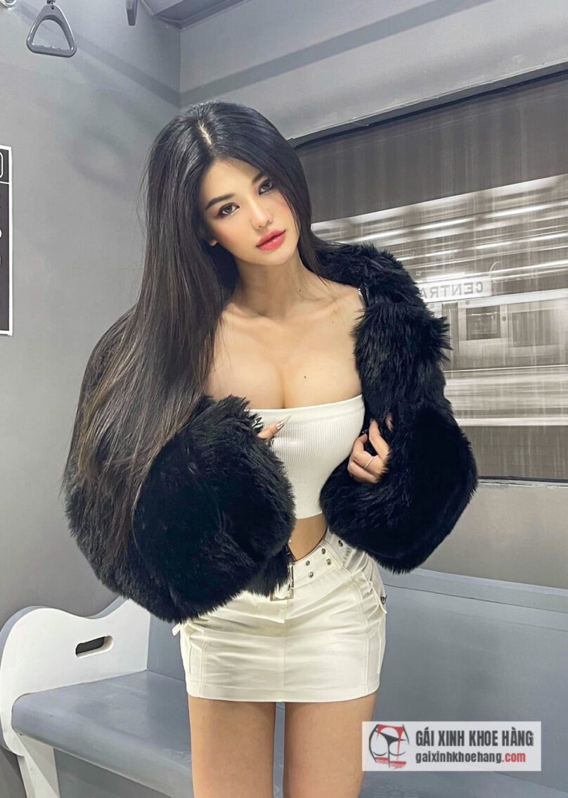 Cùng xem loạt ảnh với phong cách sexy gợi cảm của Nguyễn Phương Trinh!