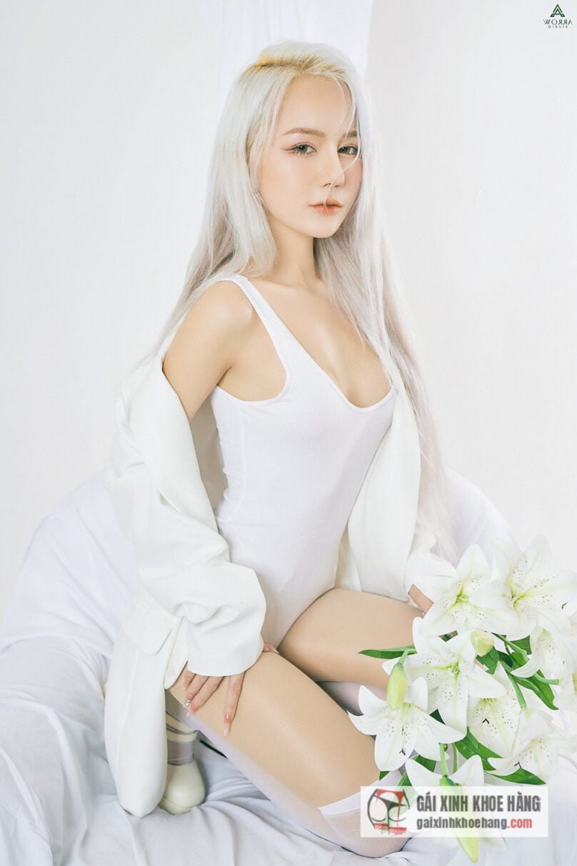 Cùng xem loạt ảnh nóng bỏng mới nhất của Thiên Thy Saint!