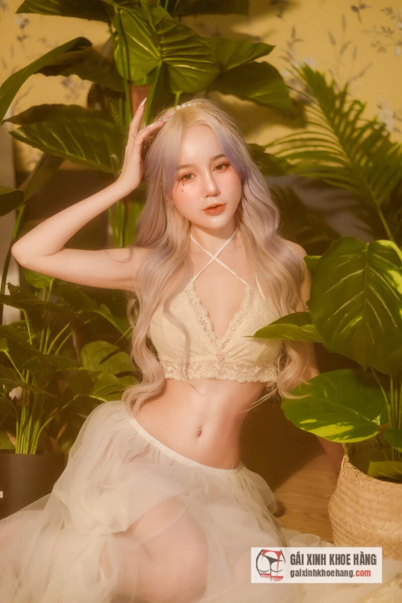 Phan Hoàng Thiên Thy nữ thần streamer xinh đẹp của làng game Việt