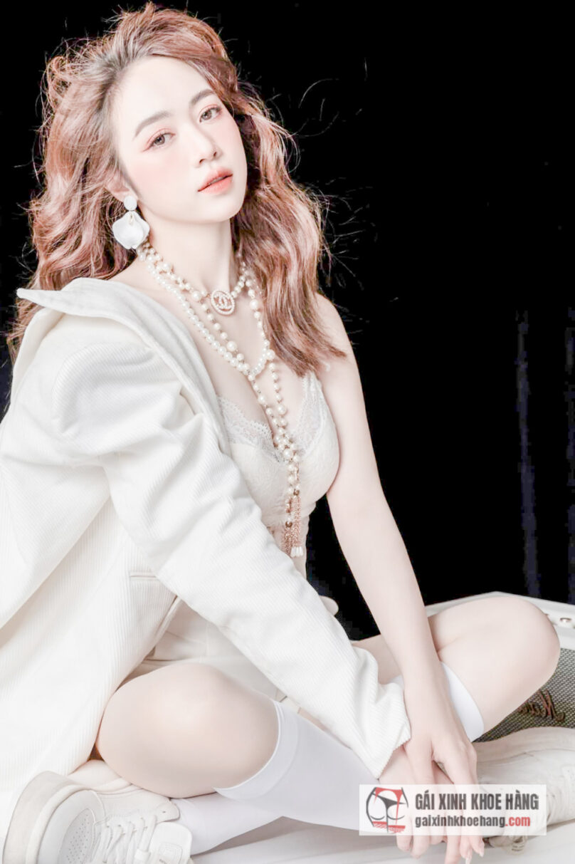 Hot girl Hằng Habi tự tin khoe thân hình quá đỗi bốc lửa