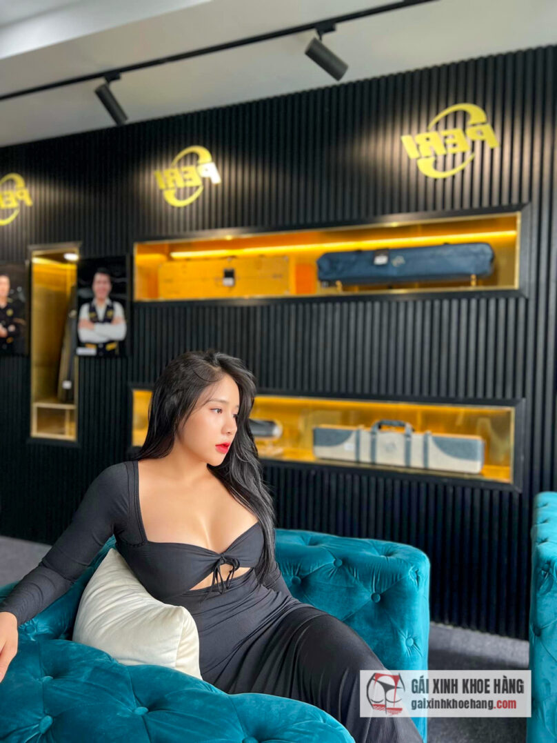 Hot girl phòng Gym Nguyễn Quỳnh với vòng 1 khủng cùng vòng 3 100cm