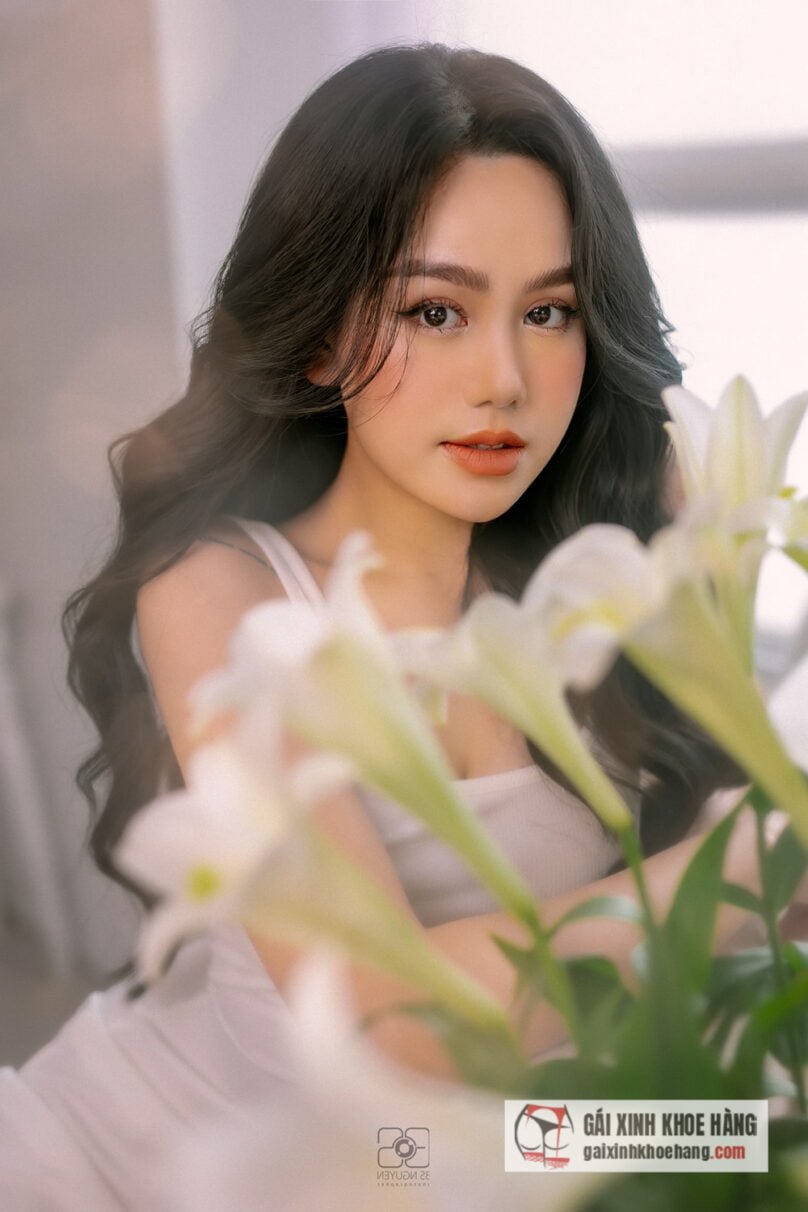 Nhan sắc xinh đẹp của hot girl cổ vũ tuyển Pháp “Nóng Cùng World Cup 2022”