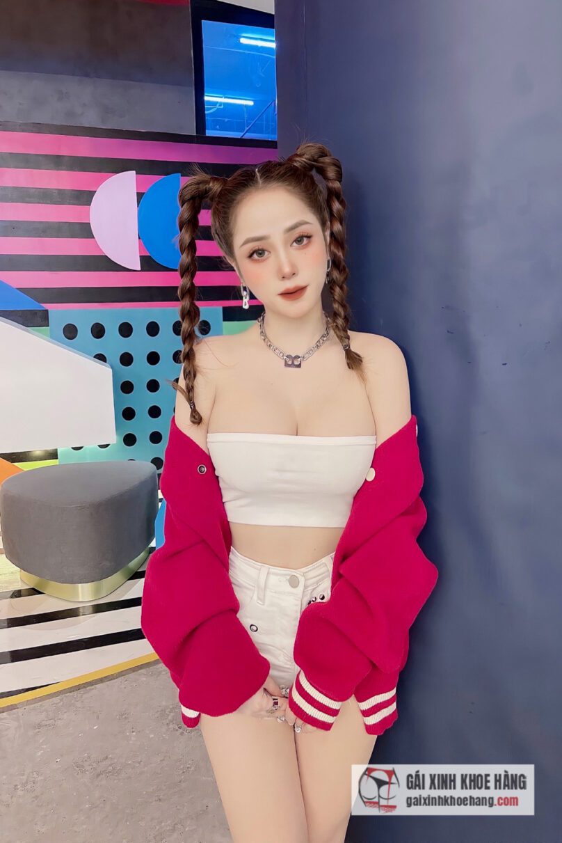Cùng xem loạt ảnh khoe thân hình nóng bỏng của hot girl Kim Anh!