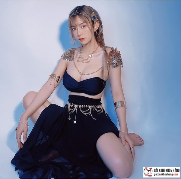 Bộ ảnh hot girl Lê Bống sexy cực hấp dẫn