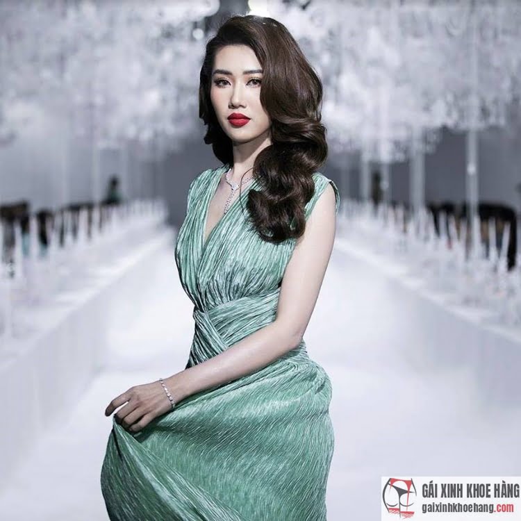 bức ảnh thúy ngân sexy khiêu gợi
