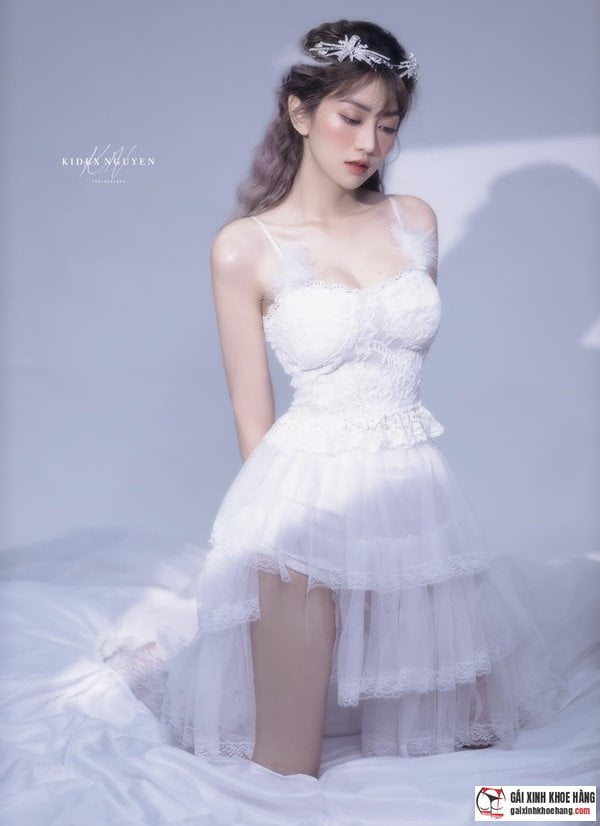 Loạt ảnh hot tiktoker Lê Bống sexy cực hấp dẫn