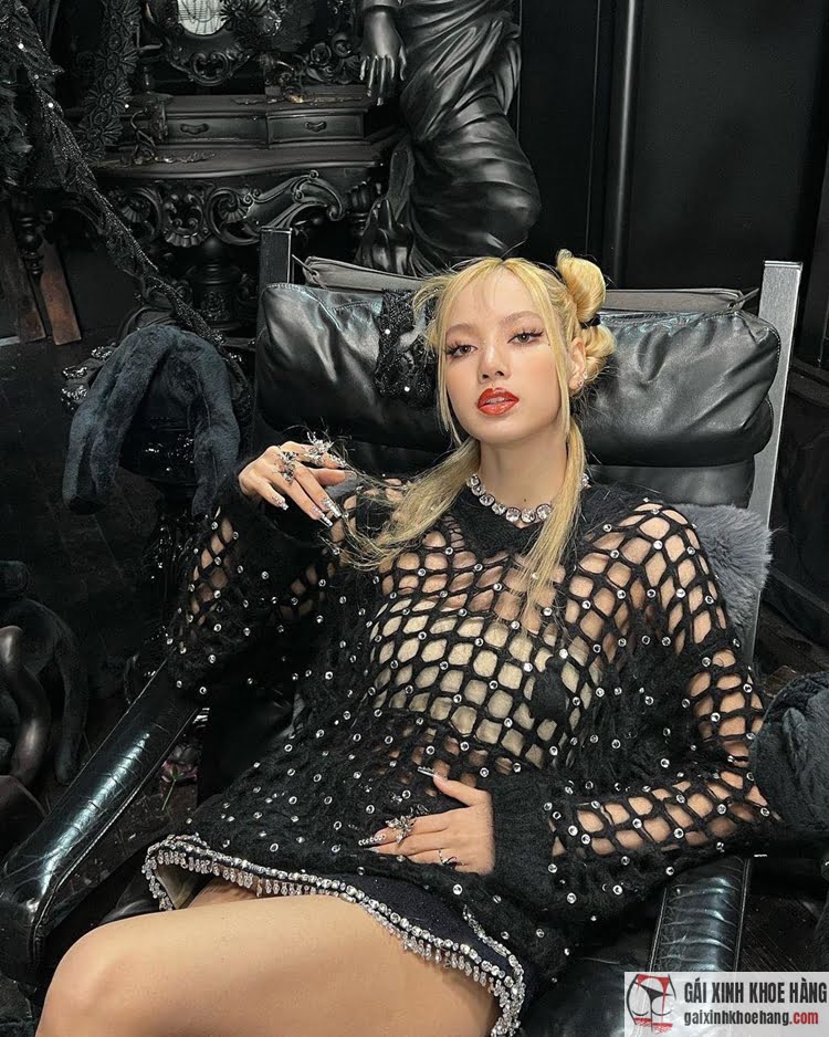 blackpink lisa ngầu cực hot