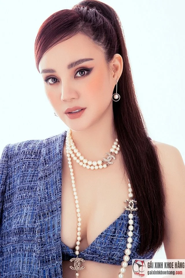 hình ảnh nóng vy oanh