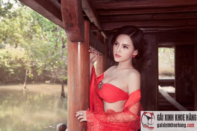 hình ảnh phi huyền trang sexy