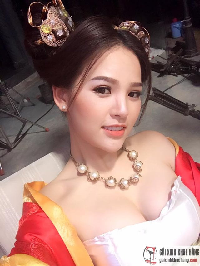 hình ảnh phi huyền trang sexy