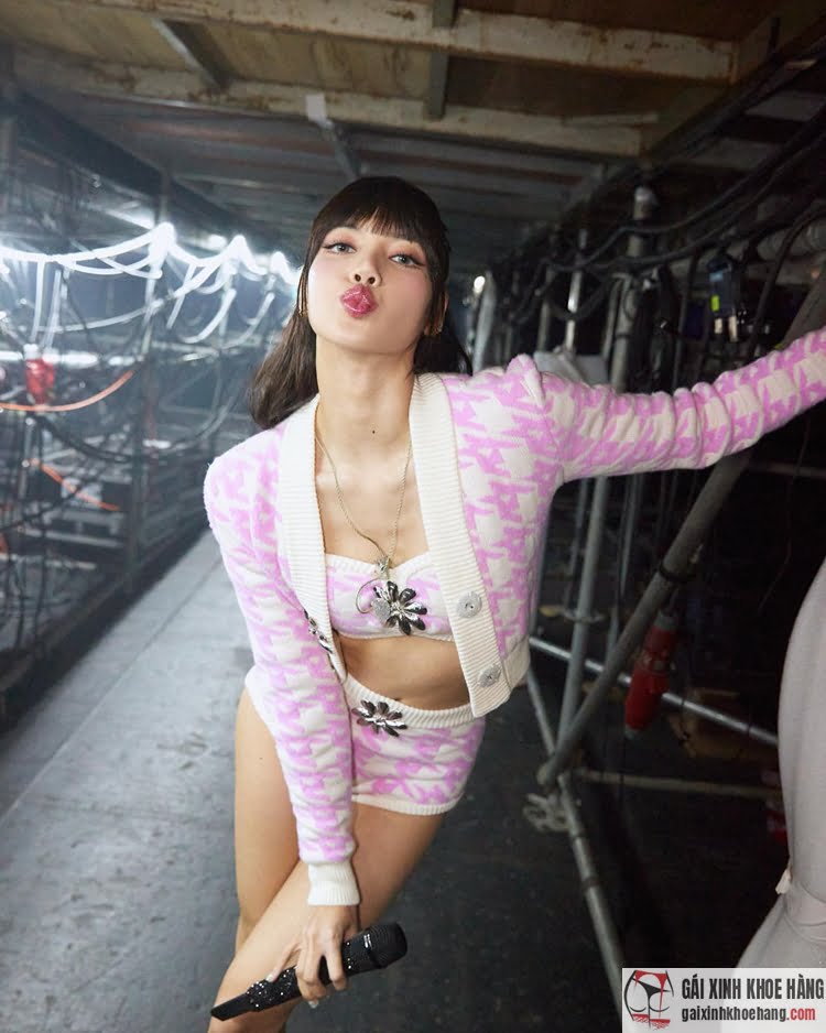 lisa ngầu cực hot