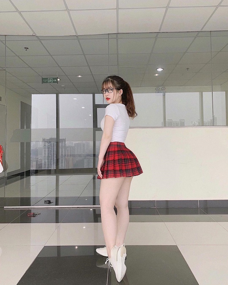 Các bài đăng của cô thường nhận được lượng tương tác cao, thu hút sự quan tâm của đông đảo người hâm mộ.
