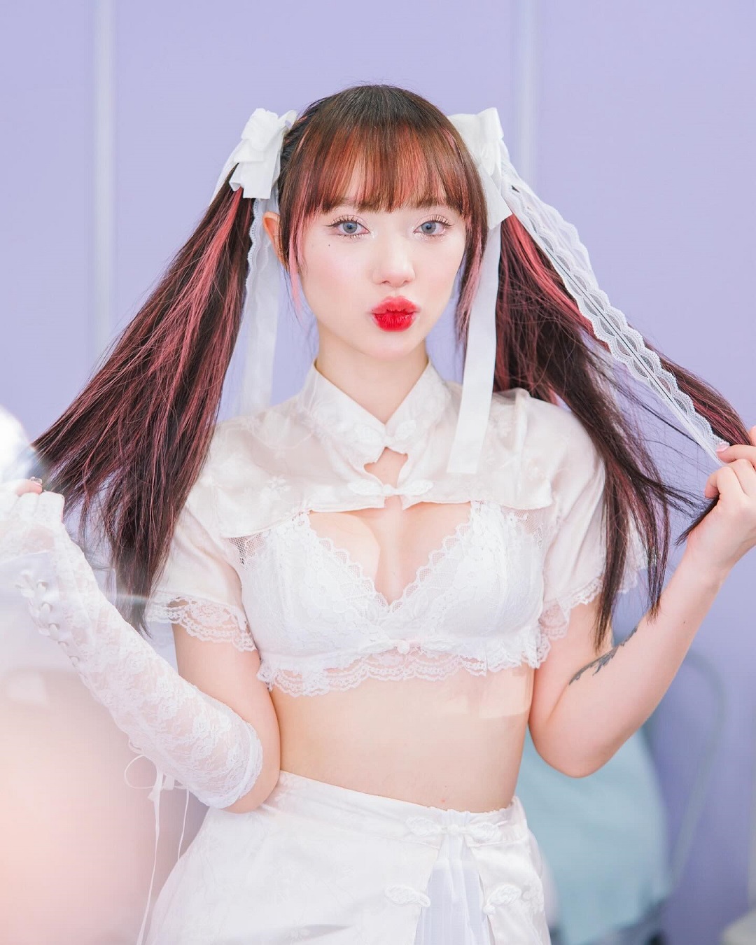 ảnh Jannine Weigel gợi cảm8
