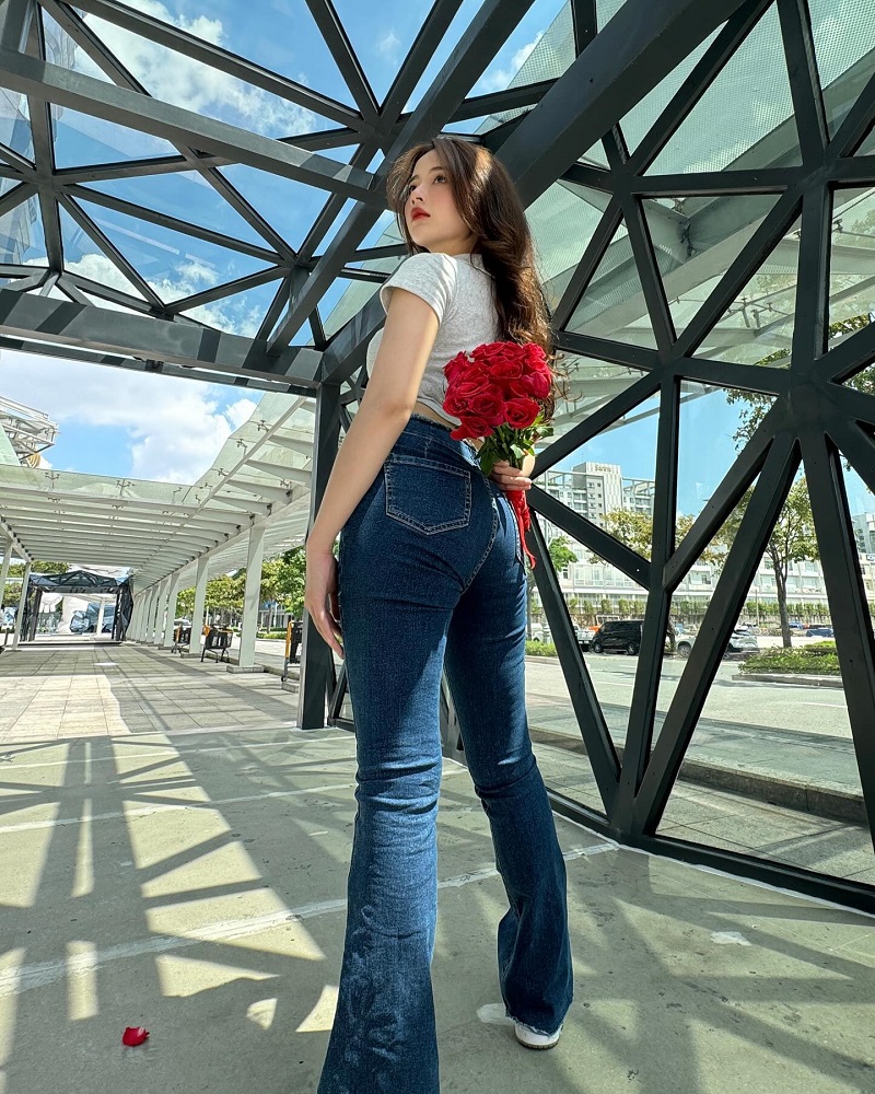  Lan Hương khoe dáng cực nuột