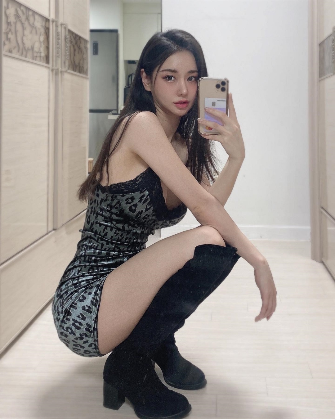 Candy Seul khoe dáng cực nuột