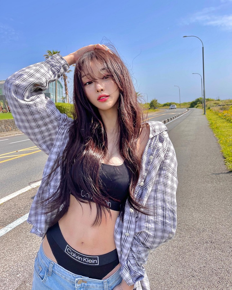 Hot Girl Han Kyung tươi tắn3