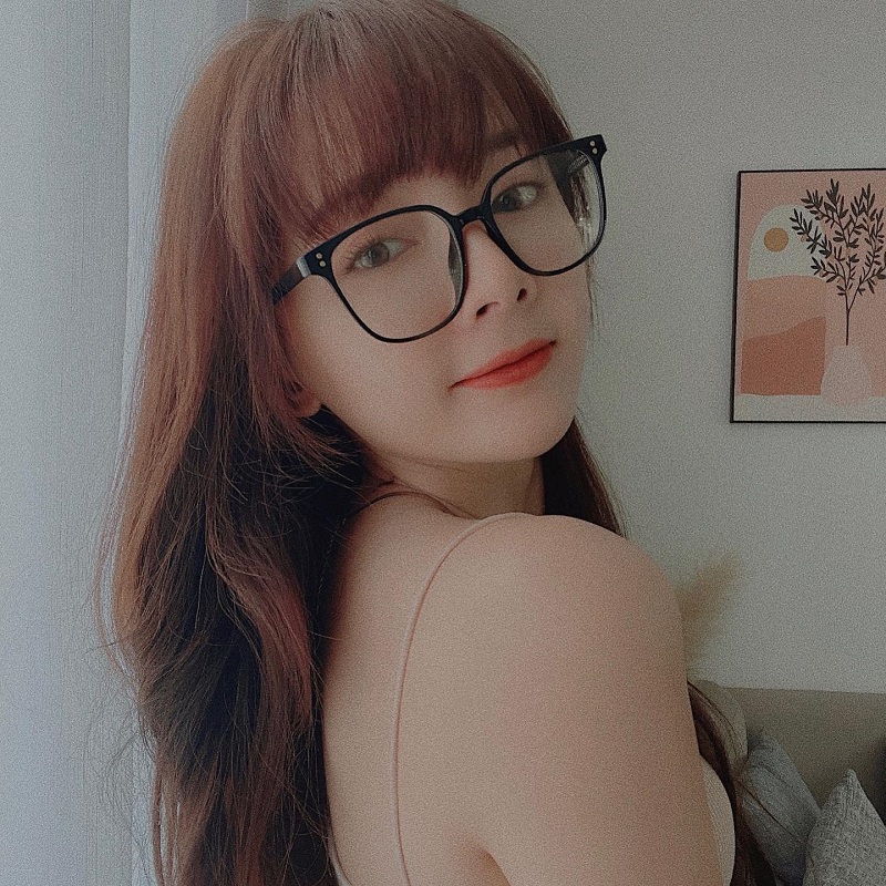  Lan Hương đẹp xỉu với mắt kiếng