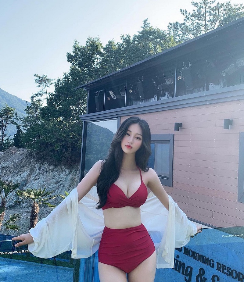 Hot Girl Han Kyung diện bikini1