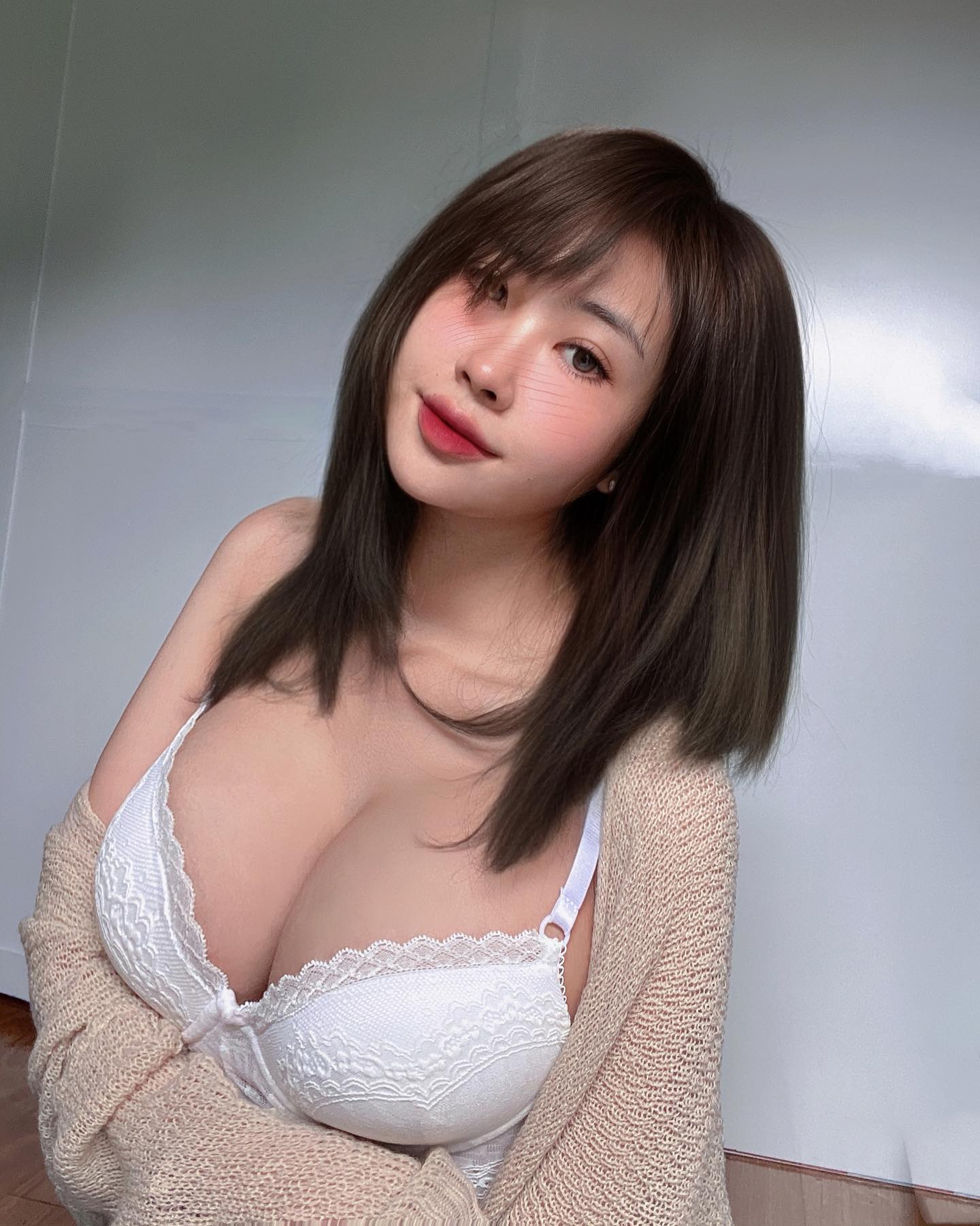 Hot Girl Thúy Emi nóng bỏng3